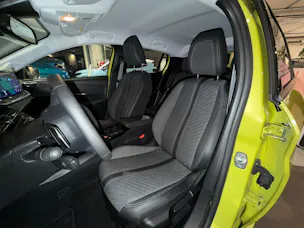 Peugeot 208 1.2 Hybrid Allure