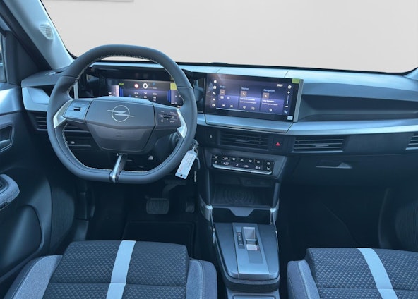 Vehicle image 9 Vehicle image 9