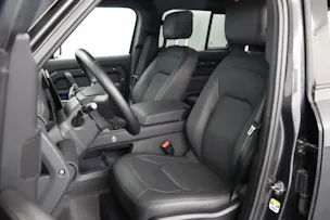 Land Rover Defender 110 3.0 D I6 300 X-Dynamic HSE
