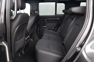Land Rover Defender 110 3.0 D I6 300 X-Dynamic HSE