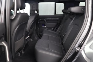 Vehicle image LAND ROVER Defender 110 3.0 D I6 300 X-Dynamic HSE