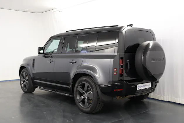 Land Rover Defender 110 3.0 D I6 300 X-Dynamic HSE