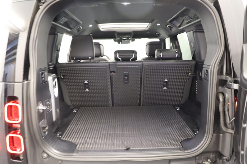 Vehicle image LAND ROVER DEFENDER