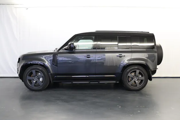 Land Rover Defender 110 3.0 D I6 300 X-Dynamic HSE