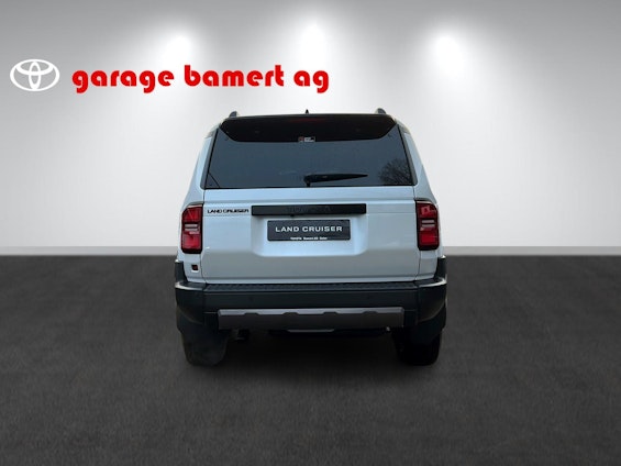 Vehicle image 4 Vehicle image 4