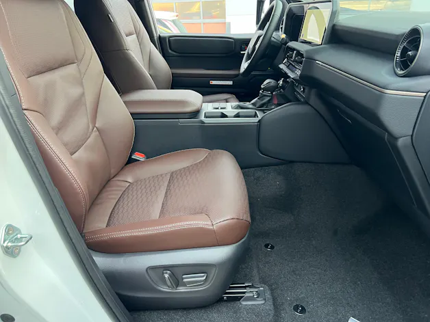 Toyota Land Cruiser 2.8 D 48V Invincible