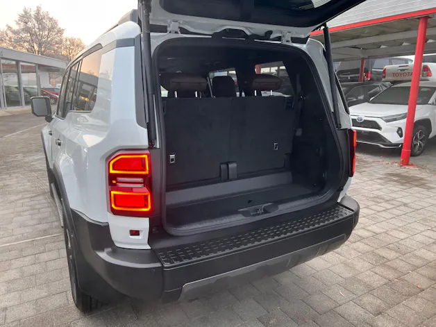 Toyota Land Cruiser 2.8 D 48V Invincible