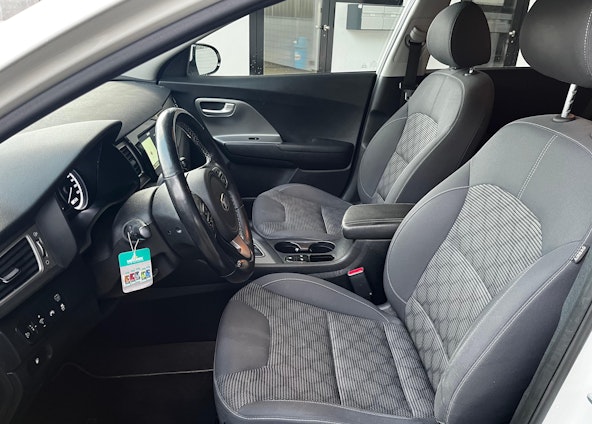 Vehicle image 4 Vehicle image 4