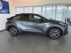 Vehicle image TOYOTA C-HR 2.0 PHEV Trend