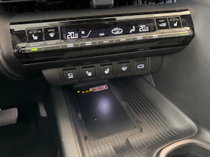 Vehicle image TOYOTA C-HR 2.0 PHEV Trend