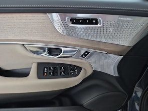 Vehicle image VOLVO XC90 2.0 B5 MH Plus Bright 7P. AWD / Jetzt mit attraktivem 1.9% Leasing!