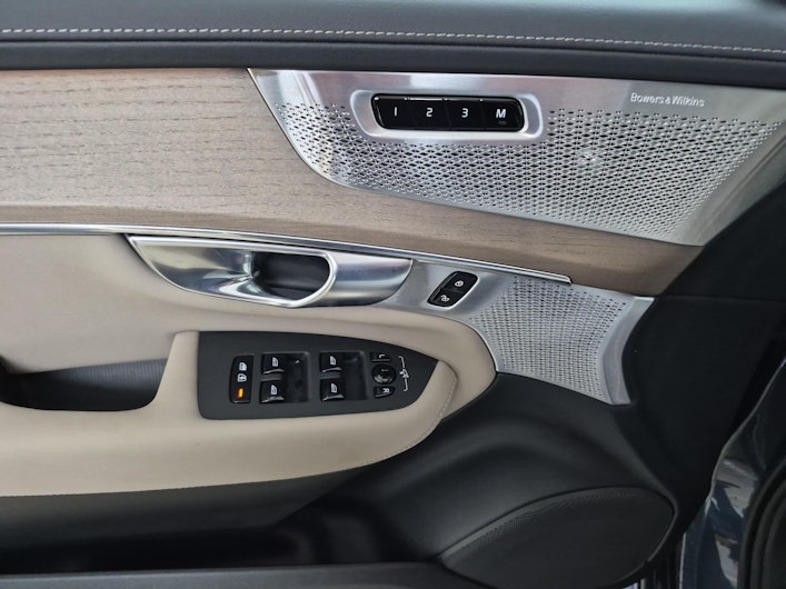 immagine del veicolo VOLVO XC90