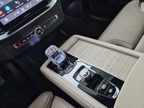 Vehicle image VOLVO XC90 2.0 B5 MH Plus Bright 7P. AWD / Jetzt mit attraktivem 1.9% Leasing!