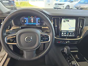Volvo V60 2.0 T6 TE Plus Dark eAWD / Jetzt mit attraktivem 1.9% Leasing!