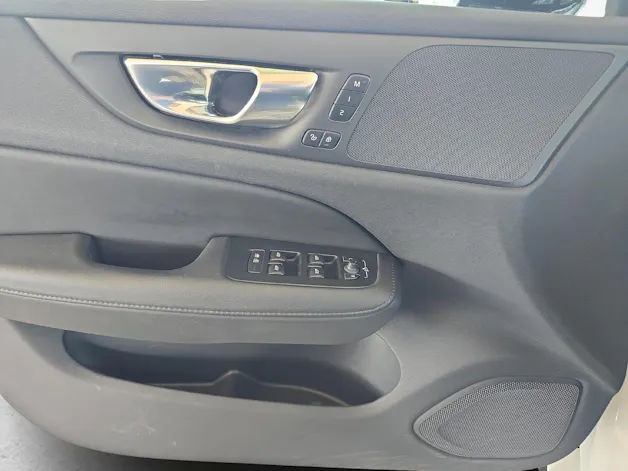 Volvo V60 2.0 T6 TE Plus Dark eAWD / Jetzt mit attraktivem 1.9% Leasing!