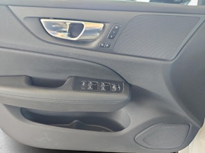 image du véhicule VOLVO V60 2.0 T6 TE Plus Dark eAWD / Jetzt mit attraktivem 0.9% Leasing!