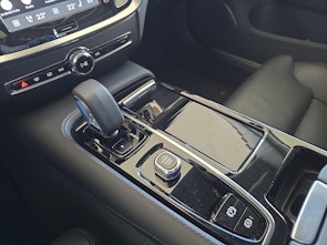 image du véhicule VOLVO V60 2.0 T6 TE Plus Dark eAWD / Jetzt mit attraktivem 0.9% Leasing!