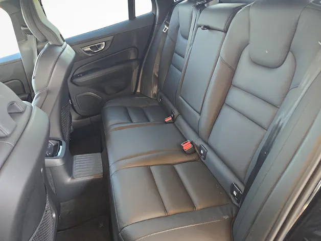 Volvo V60 2.0 T6 TE Plus Dark eAWD / Jetzt mit attraktivem 1.9% Leasing!