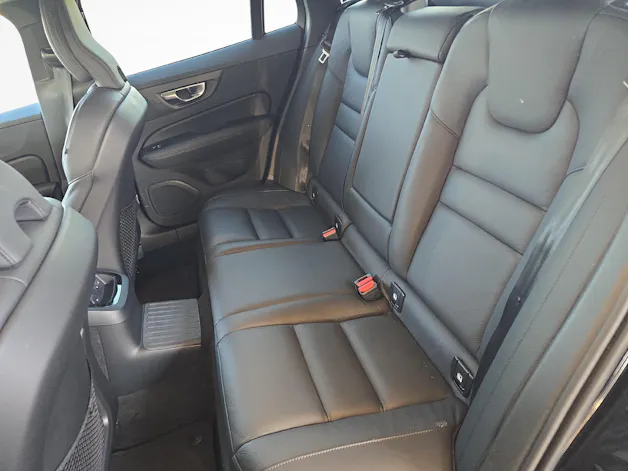 Volvo V60 2.0 T6 TE Plus Dark eAWD / Jetzt mit attraktivem 1.9% Leasing!