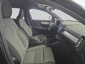 Vehicle image VOLVO XC40 2.0 B4 MH Plus Dark / Jetzt mit attraktivem 1.9% Leasing!