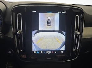 Vehicle image VOLVO XC40 2.0 B4 MH Plus Dark / Jetzt mit attraktivem 1.9% Leasing!