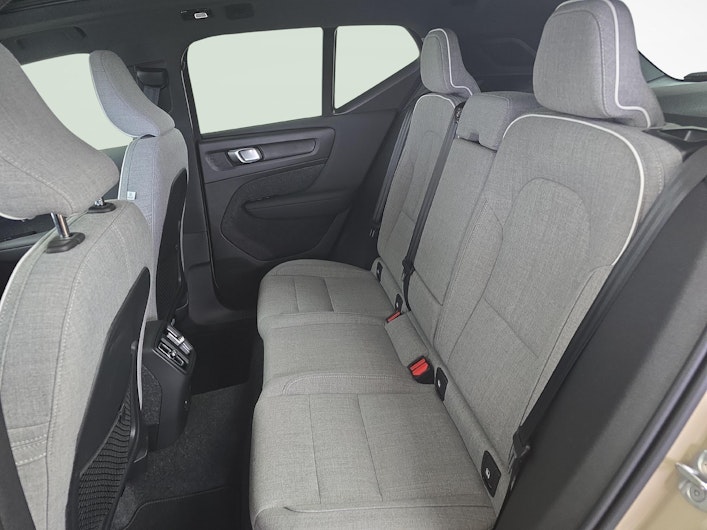 Vehicle image VOLVO EX40