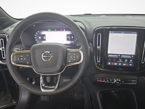 Vehicle image VOLVO XC40 2.0 B3 MH Core