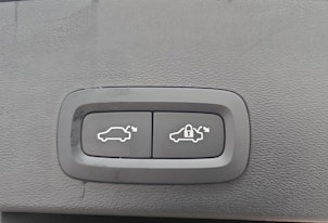 Vehicle image VOLVO XC40 2.0 B3 MH Core