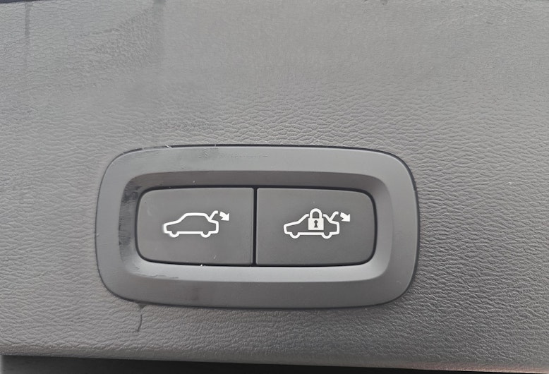 Vehicle image VOLVO XC40