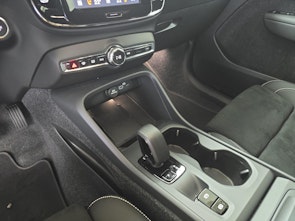 Vehicle image VOLVO XC40 2.0 B3 MH Core