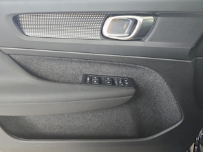 Vehicle image VOLVO XC40 2.0 B3 MH Core