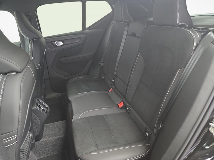 Vehicle image VOLVO XC40