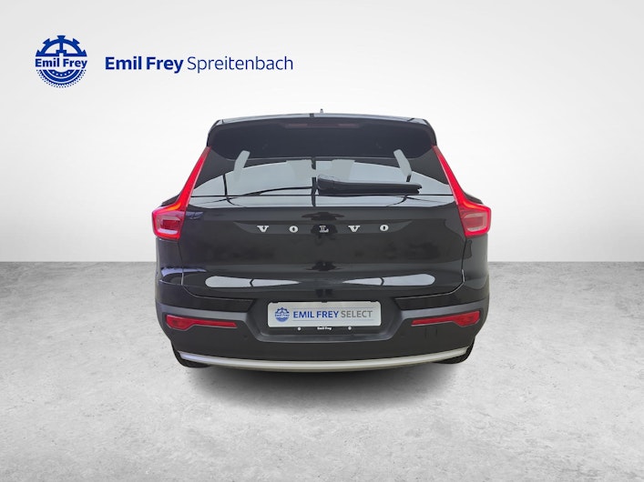 Vehicle image VOLVO XC40