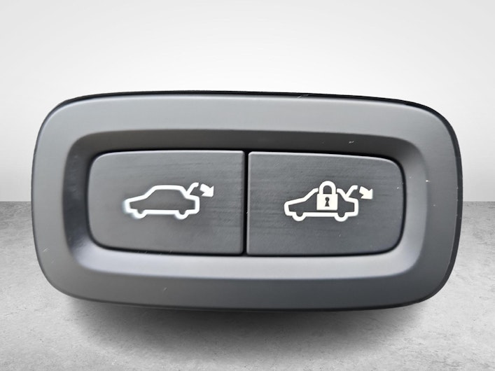 Vehicle image VOLVO C40