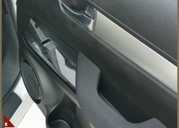 Vehicle image 16 Vehicle image 16