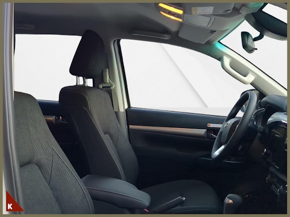 Vehicle image 17 Vehicle image 17