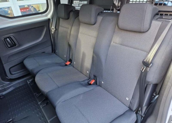 Vehicle image 10 Vehicle image 10