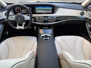 Vehicle image MERCEDES-BENZ S 560 V8 AMG Line 4matic