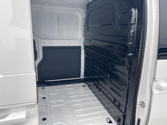 Vehicle image 6 Vehicle image 6