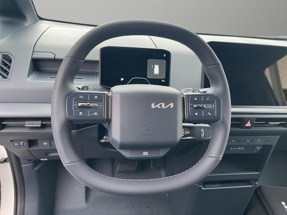 Vehicle image 4 Vehicle image 4