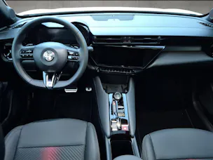Alfa Romeo Junior 1.2 Ibrida Q4