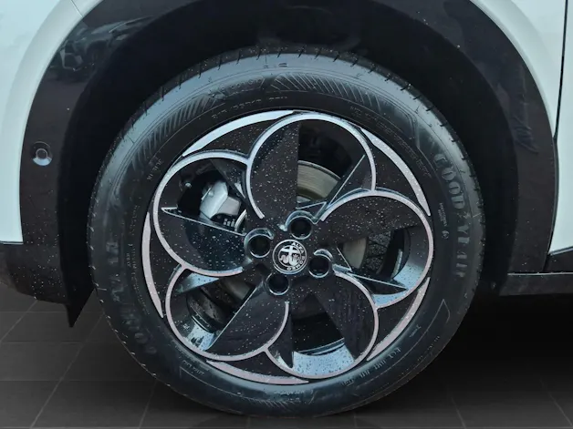 Alfa Romeo Junior 1.2 Ibrida Q4