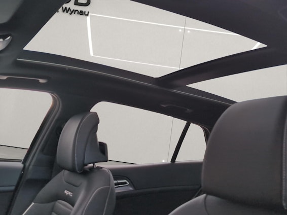 Vehicle image 15 Vehicle image 15