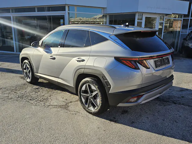 Hyundai Tucson 1.6 T-GDi HEV Amplia 4WD