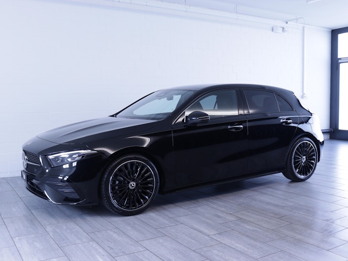 Vehicle image MERCEDES-BENZ A 180