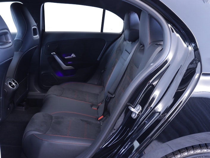 Vehicle image MERCEDES-BENZ A 180