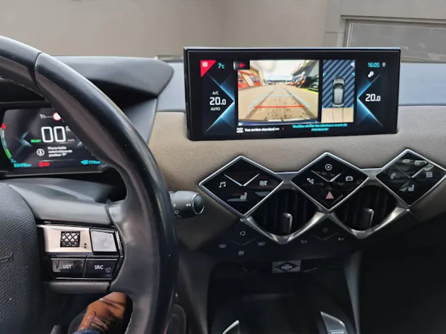 DS Automobiles 3 Crossback E-Tense So Chic