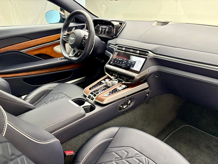 Fahrzeugbild ASTON MARTIN V12 Vanquish