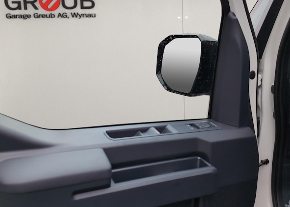 Vehicle image 16 Vehicle image 16