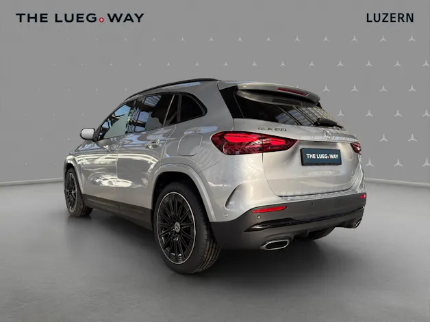 Mercedes-Benz GLA 200 Night Star 7G-DCT